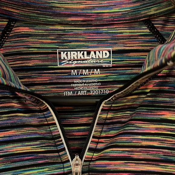 Kirkland Signature half zip pull over like new size medium - Picture 2 of 5